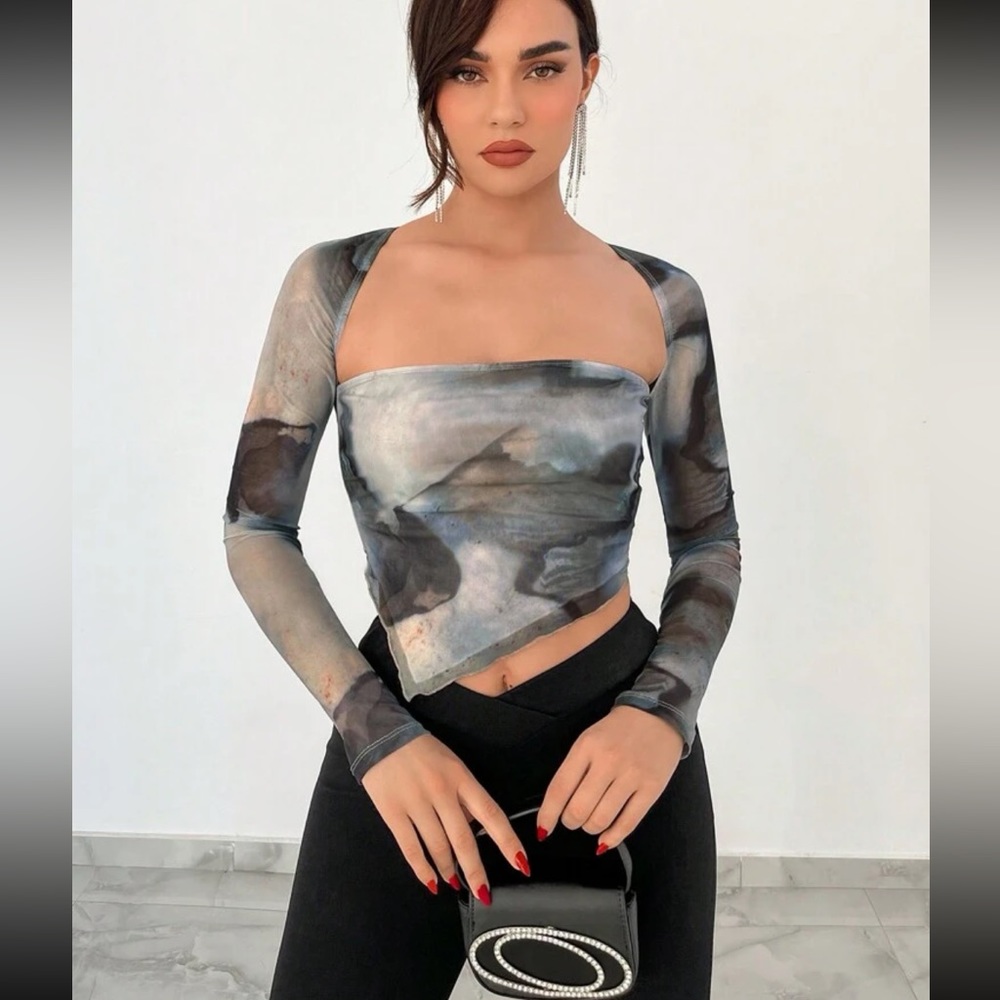 Asymmetrical Hem Top 🎀